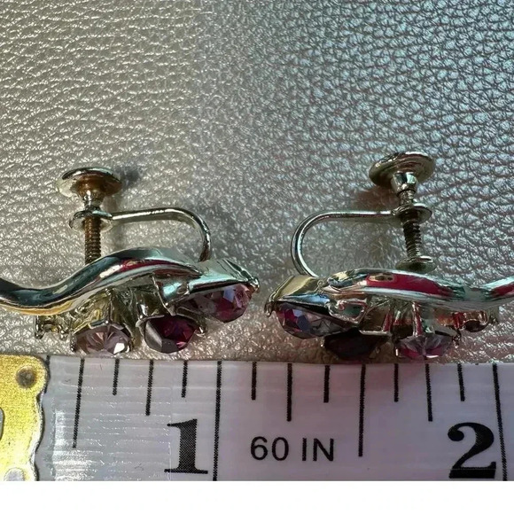 Art Nouveau Style | Vintage Earrings | Screwback Earrings - Picture 7 of 9